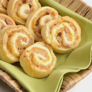 Arrollados con masa de scones